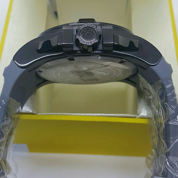 I LEFT IN STOCK ,(FIRM) RARE INVICTA Swiss watch - Picture 5 of 8